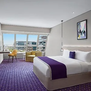 Hotel Leva And Opposite Downtown