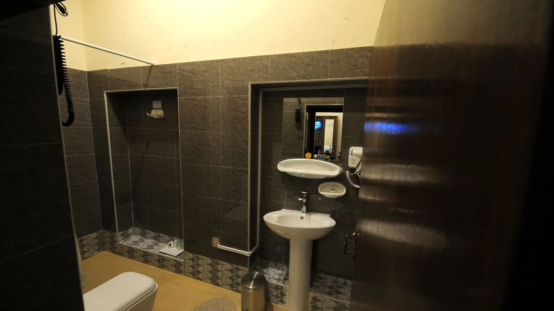 Capital O160 Lumbini Dream Garden Guest House Llc Dubai 2*,